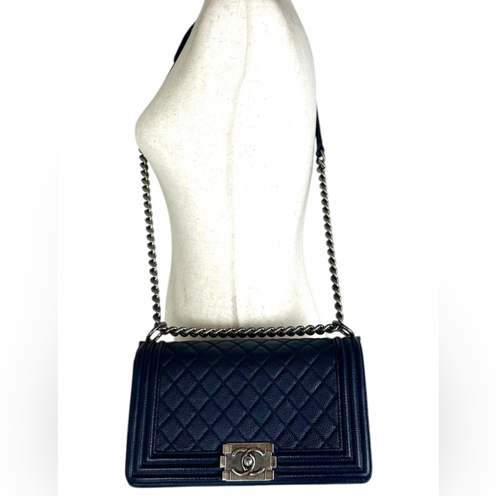CHANEL BOY CAVIAR LEATHER Chain Shoulder Bag Navy Medium & Chanel & LV wallet - Picture 5 of 17